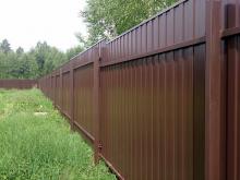 Быстровозводимые эстетичные изгороди на винтовых сваях 